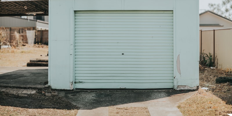 How to break into a garage door in 6 seconds?